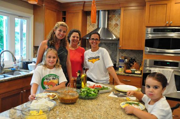A Silvia e família nos recebe em casa, em Brookfield, periferia de Milwaukee, em Wisconsin, nos Estados Unidos
